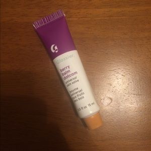 Glossier Berry Balm Dotcom!!!